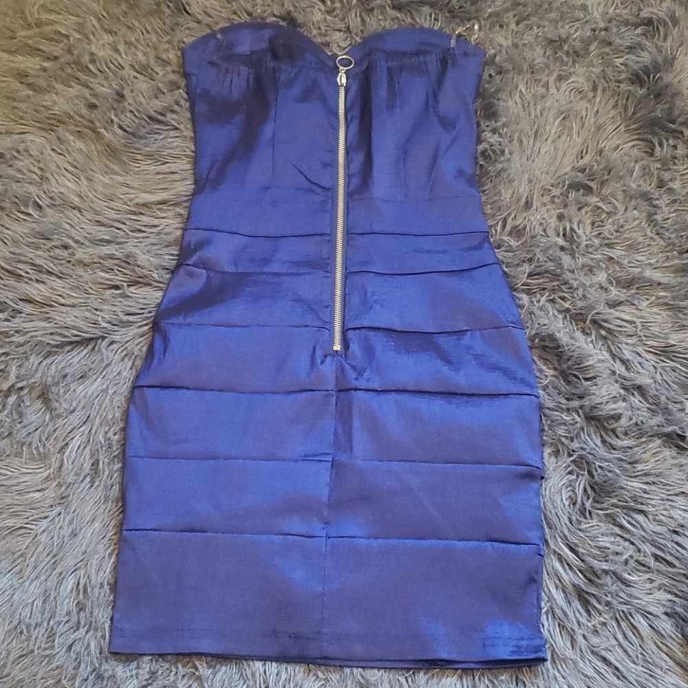 Dress - Picture 3 of 3